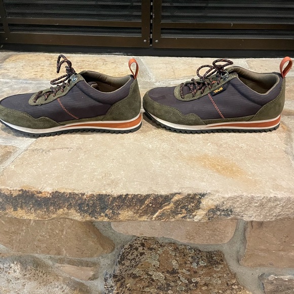 Men’s Teva shoes size 7 fits women’s size 8.5 - Picture 5 of 5